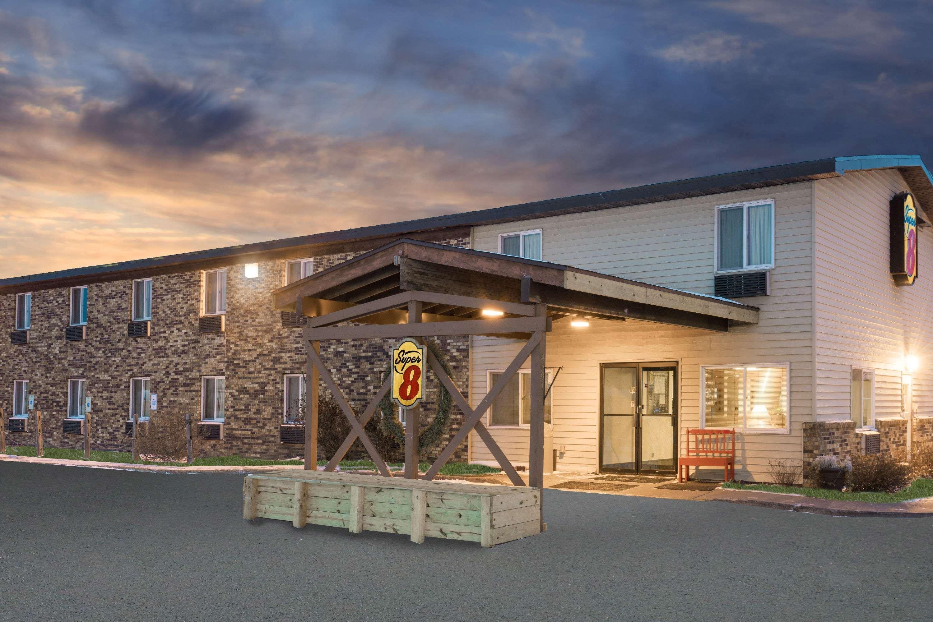 Hotel Super 8 By Wyndham Superior Wi Exterior foto